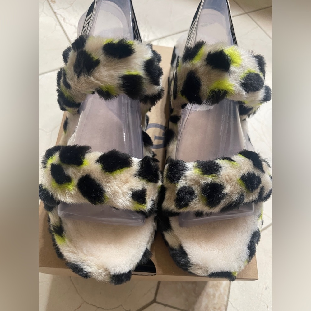 UGG Exclusive: Oh Yeah Cheetah Print Slides, size 10 - Picture 4 of 7